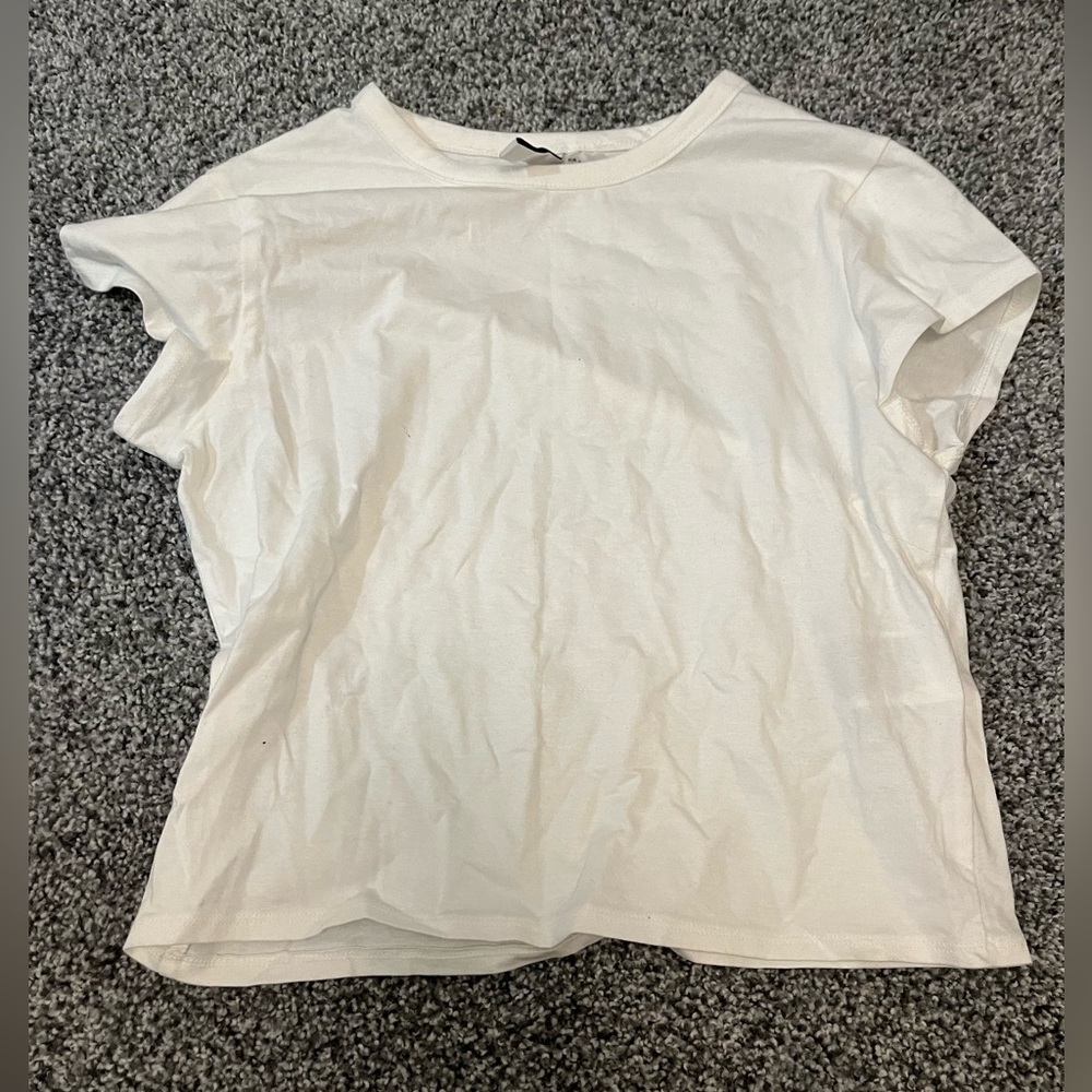 White cropped tee